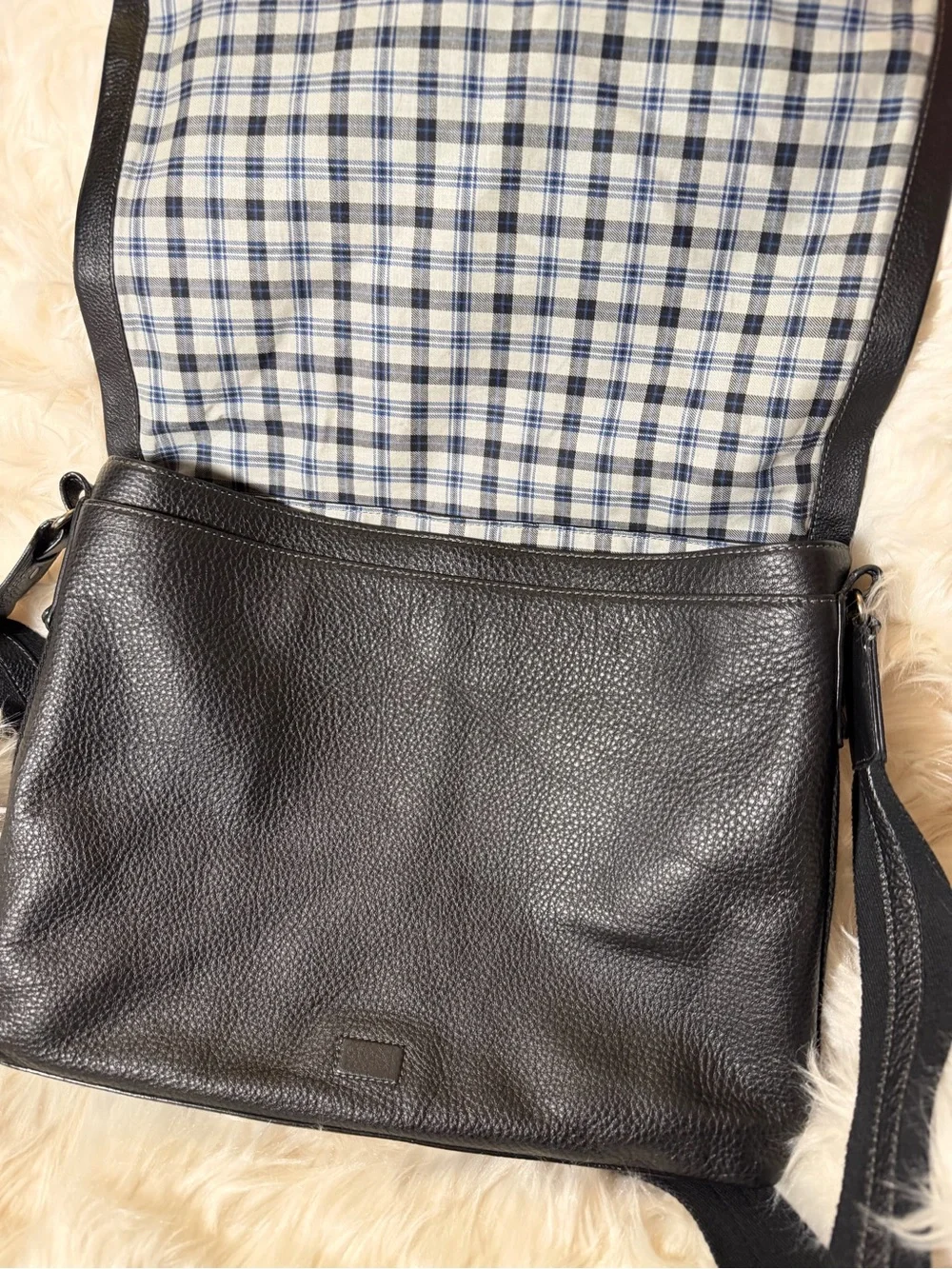 Levenger Black Leather Messenger Bag -EUC